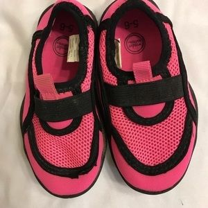 Wonder Nation Kids Pink and Black Swim Shoes-Size 5/6